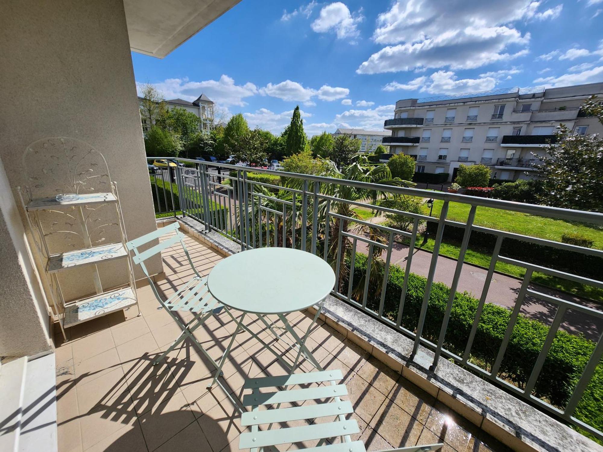 5' Disneyland Cozy Appartment มองต์เตฮวา ภายนอก รูปภาพ